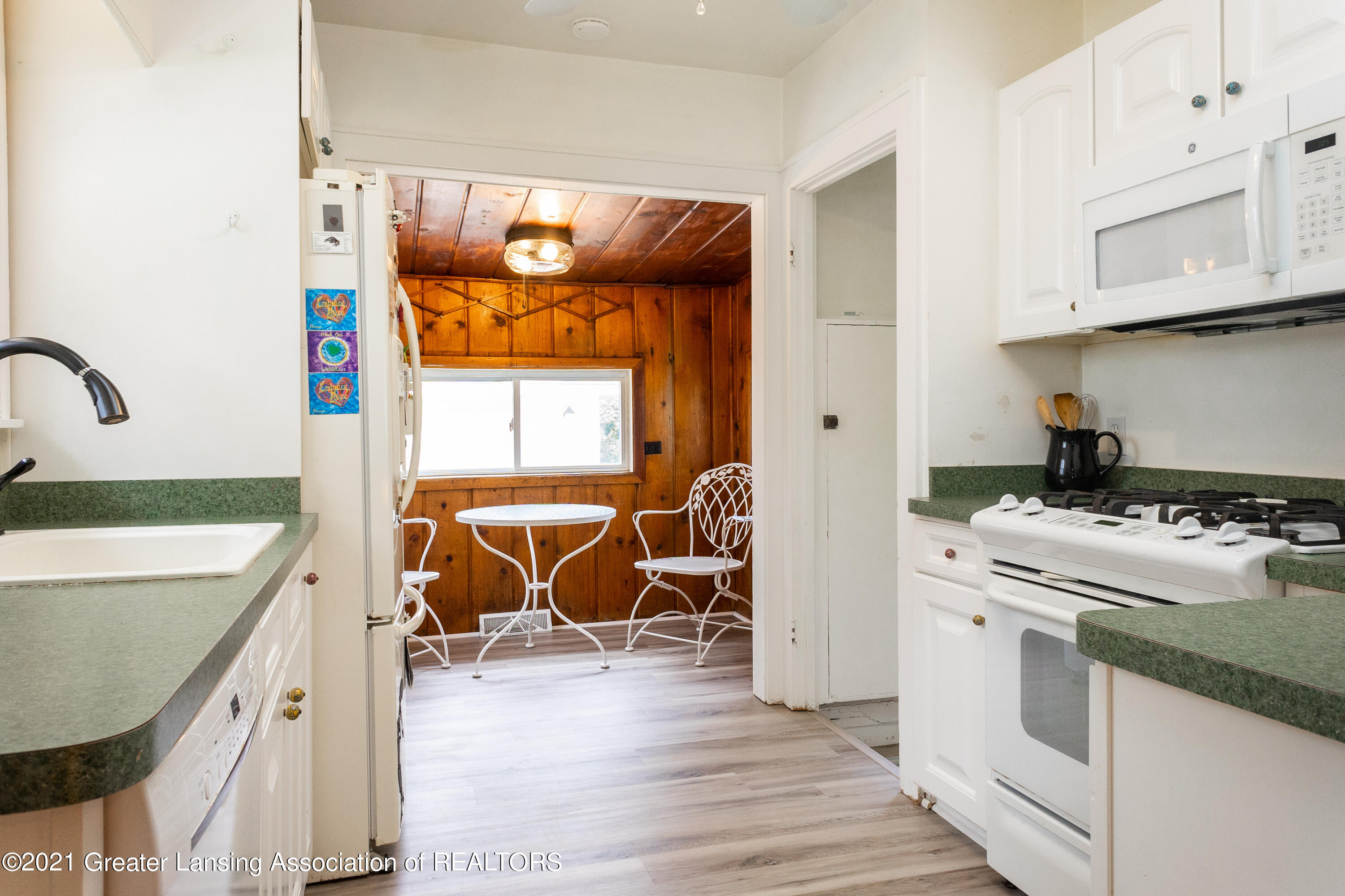 2312 Strathmore Road Lansing, MI 48910 - Photo 15 of 32 2312 Strathmore RD Lansing MI-115