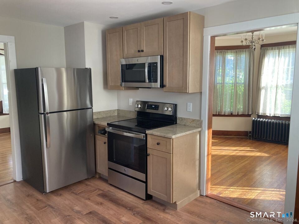 44 South Elm Street Wallingford, CT 06492 - Photo 2 of 15