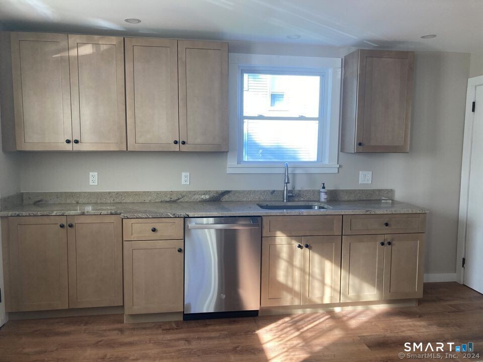 44 South Elm Street Wallingford, CT 06492 - Photo 3 of 15