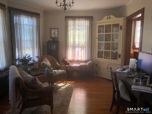 $2,450 | 44 South Elm Street, Wallingford, CT 06492