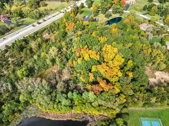 $299,900 | 21041-51 North Quentin Road, Lake Zurich, IL 60047