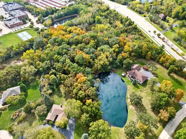 $299,900 | 21041-51 North Quentin Road, Barrington, IL 60010