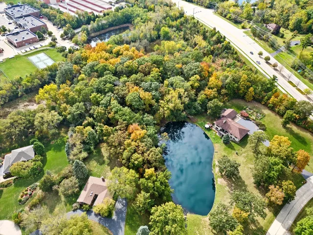 $299,900 | 21041-51 North Quentin Road, Lake Zurich, IL 60047