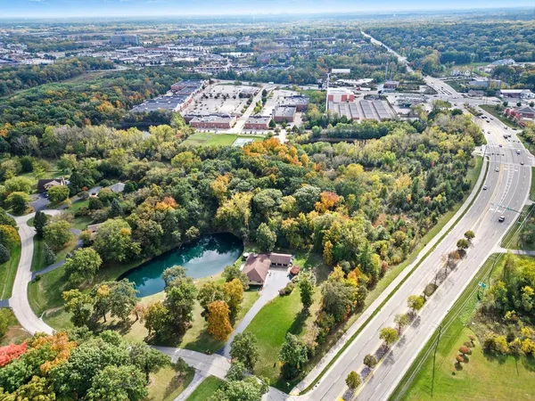 $299,900 | 21041-51 North Quentin Road, Barrington, IL 60010