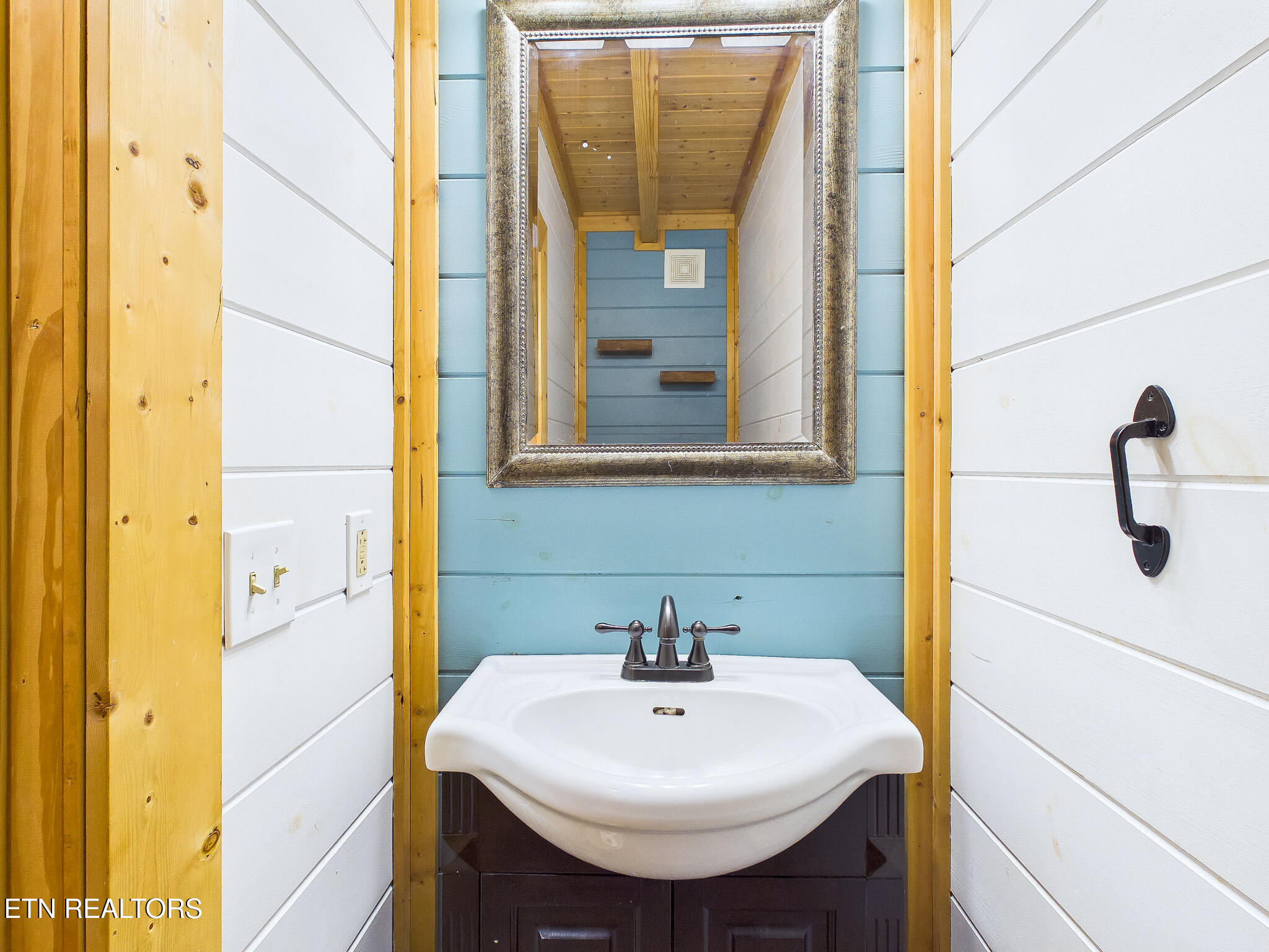 1750 Hiwassee Road Sweetwater, TN 37874 - Photo 17 of 60 019