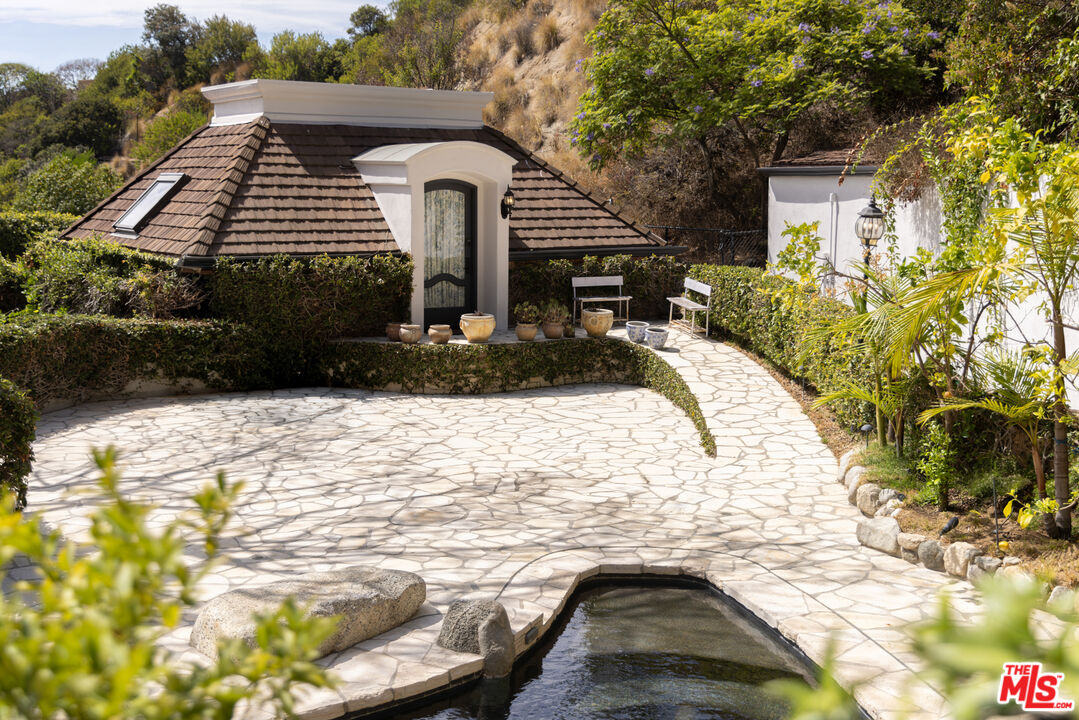 9507 Heather Road Los Angeles, CA 90210 - Photo 33 of 40 Gallery Image 33