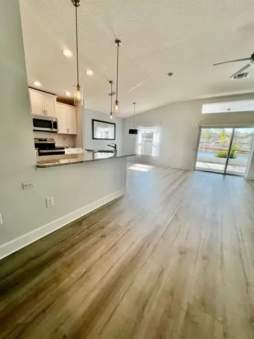 $2,400 | 25330 Flying Ebony Lane, Wesley Chapel, FL 33544