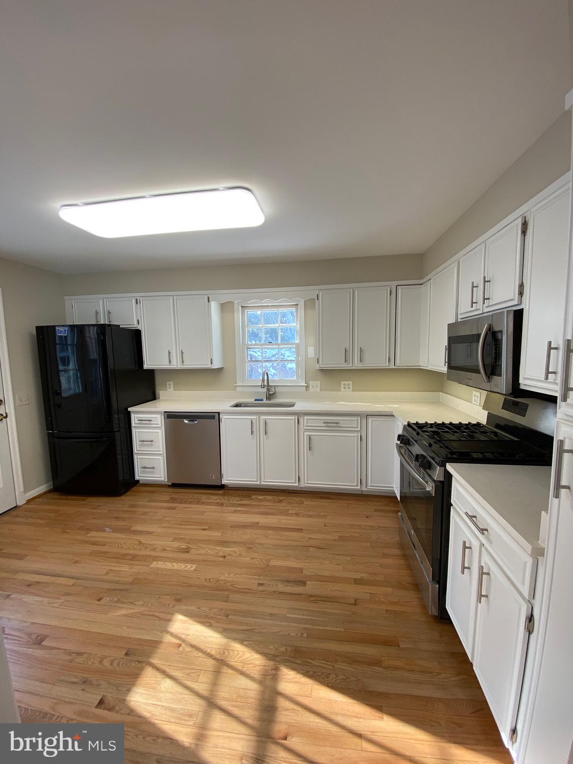 9414 Wire Avenue Silver Spring, MD 20901 - Photo 5 of 23 Kitchen