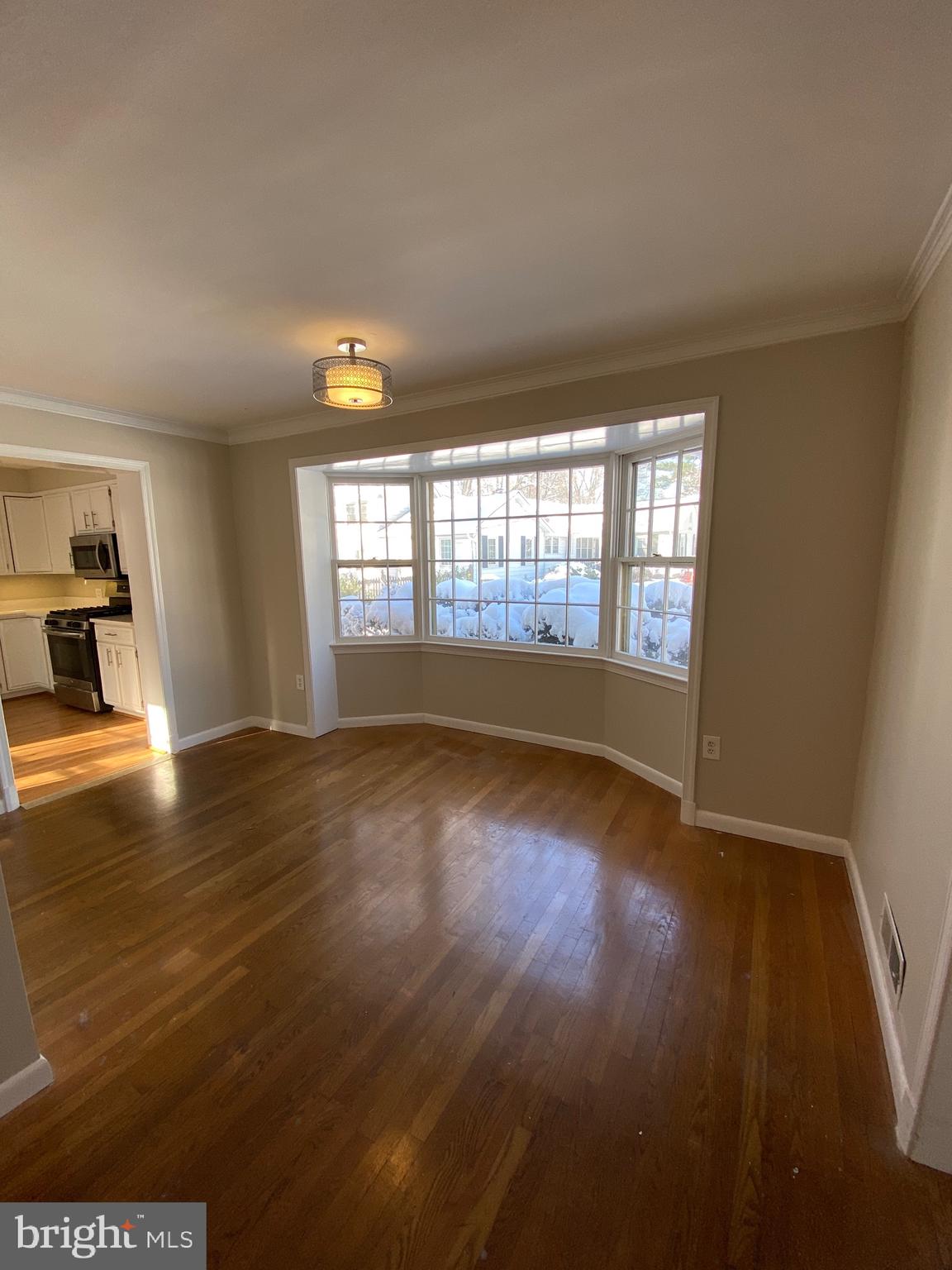 9414 Wire Avenue Silver Spring, MD 20901 - Photo 10 of 23 Dining room