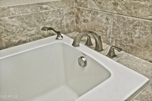 $725,000 | 1335 East Sunburst Lane, Tempe, AZ 85284