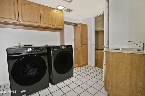 $725,000 | 1335 East Sunburst Lane, Tempe, AZ 85284