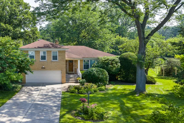 $599,000 | 1341 Carlisle Place, Deerfield, IL 60015