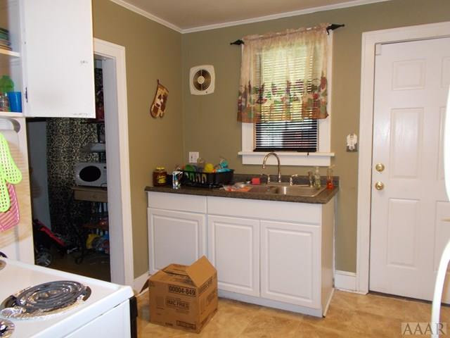 808 Cabarrus Street Edenton, NC 27932 - Photo 4 of 15 Kitchen