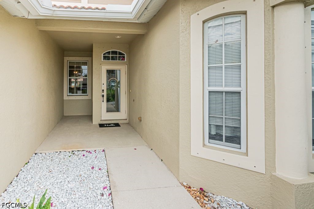 12822 Ivory Stone Loop Fort Myers, FL 33913 - Photo 4 of 50