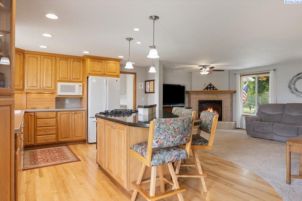 96604 East Clover Road Kennewick, WA 99338 - Photo 17 of 48 Gallery Image 17
