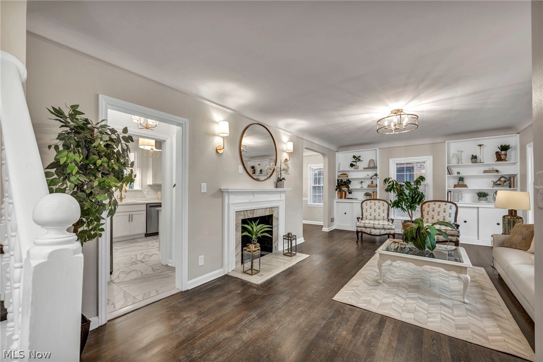 2436 Traymore Road Cleveland, OH 44118 - Photo 4 of 49