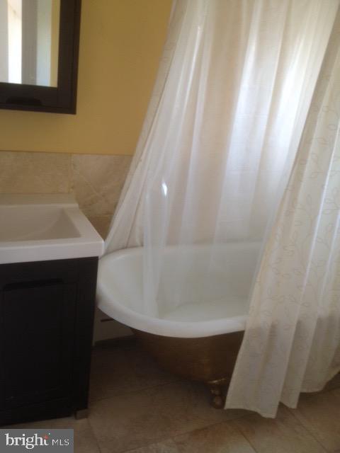 730 St Johns Road Baltimore, MD 21210 - Photo 17 of 22 Third Floor Bath