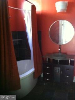 730 St Johns Road Baltimore, MD 21210 - Photo 7 of 22 First Floor Bath