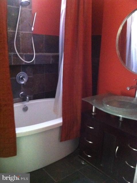 730 St Johns Road Baltimore, MD 21210 - Photo 8 of 22 First Floor Bath
