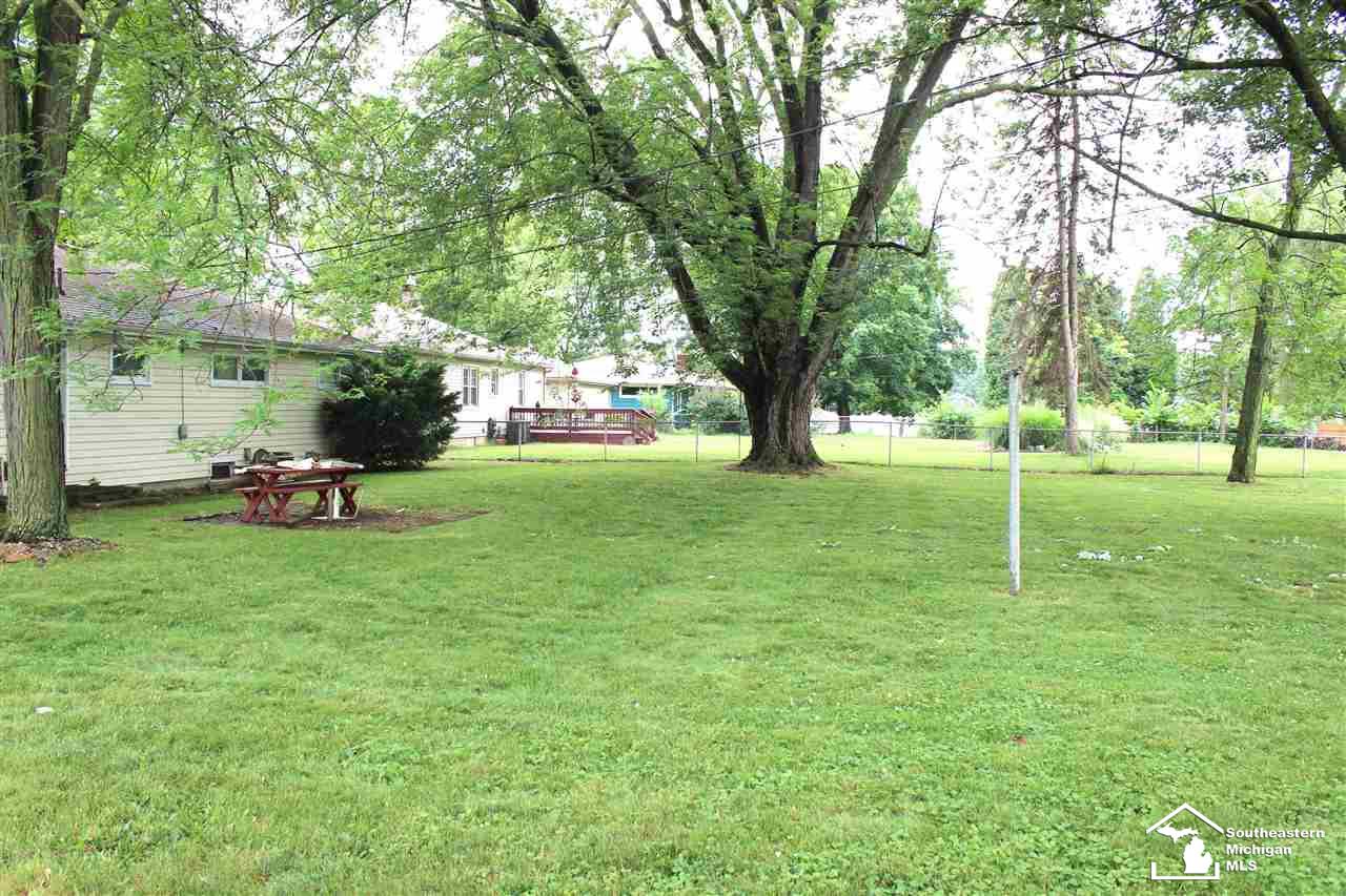165 Ruff Drive Monroe, MI 48162 - Photo 5 of 42 Gallery Image 5