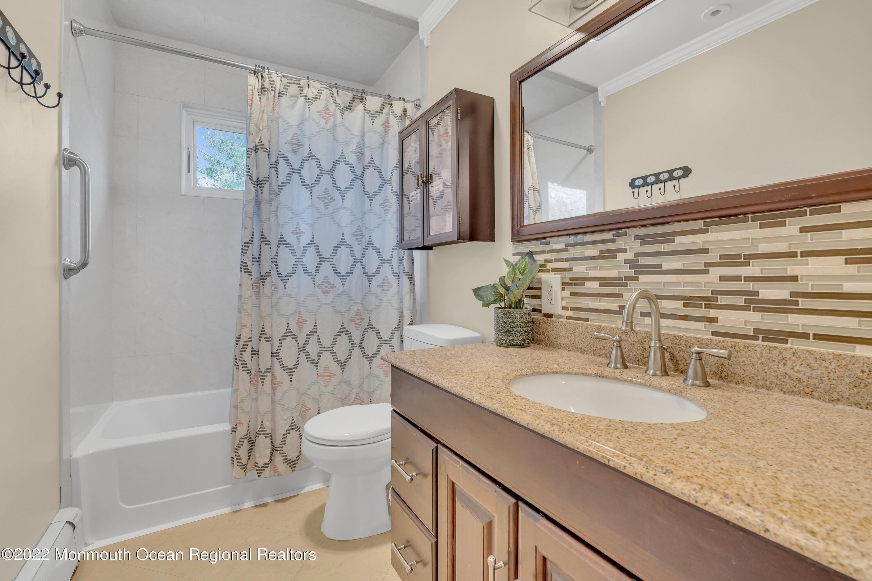 50 Hope Road Tinton Falls, NJ 07724 - Photo 20 of 51 50 hope hall bath