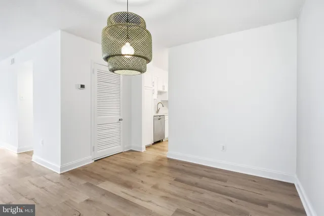 $284,888 | 1300 Army Navy Drive, Unit 124, Arlington, VA 22202