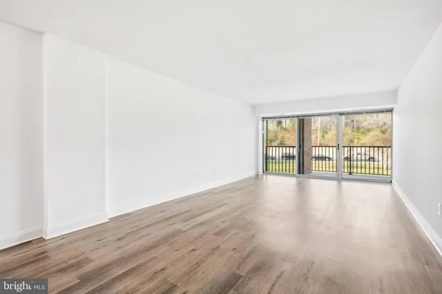 $284,888 | 1300 Army Navy Drive, Unit 124, Arlington, VA 22202