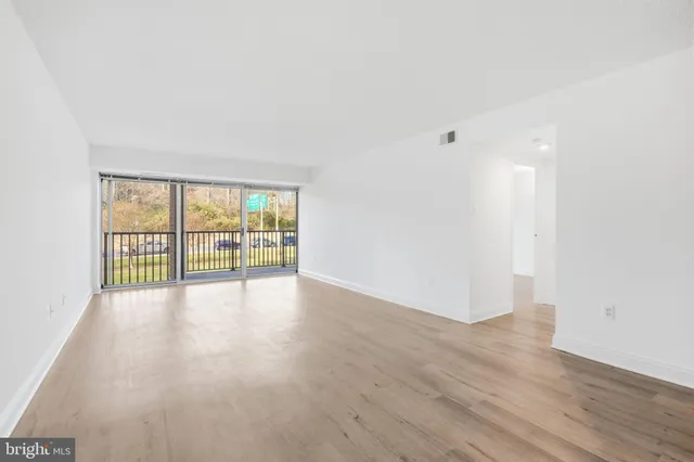 $284,888 | 1300 Army Navy Drive, Unit 124, Arlington, VA 22202