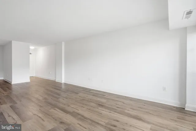 $284,888 | 1300 Army Navy Drive, Unit 124, Arlington, VA 22202