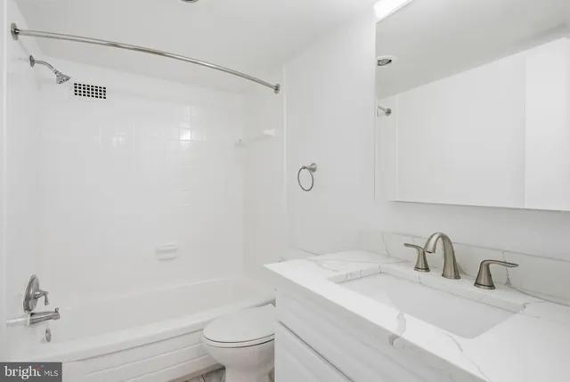 $284,888 | 1300 Army Navy Drive, Unit 124, Arlington, VA 22202