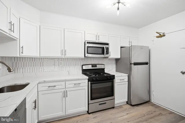 $284,888 | 1300 Army Navy Drive, Unit 124, Arlington, VA 22202