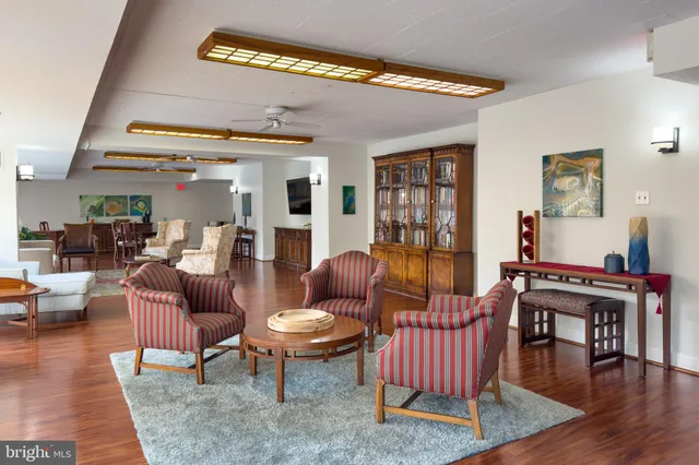 $284,888 | 1300 Army Navy Drive, Unit 124, Arlington, VA 22202