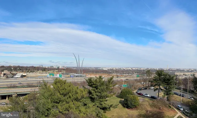 $284,888 | 1300 Army Navy Drive, Unit 124, Arlington, VA 22202