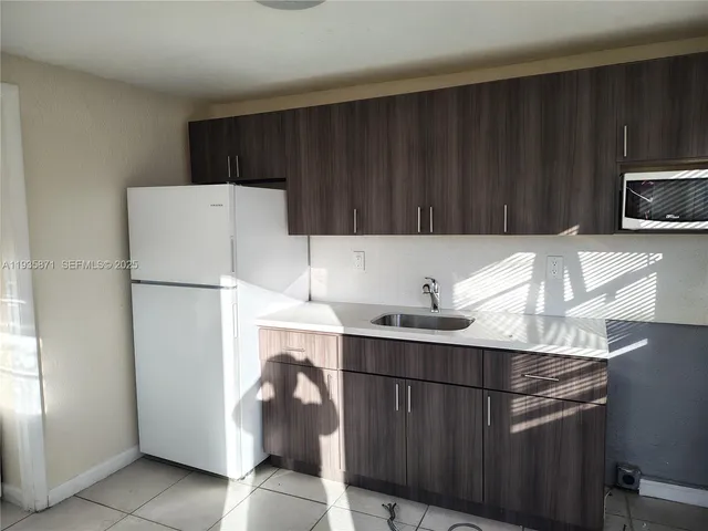 $1,300 | 1200 Northeast 110th Street, Unit 4, Miami, FL 33161