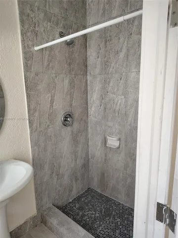 $1,300 | 1200 Northeast 110th Street, Unit 4, Miami, FL 33161