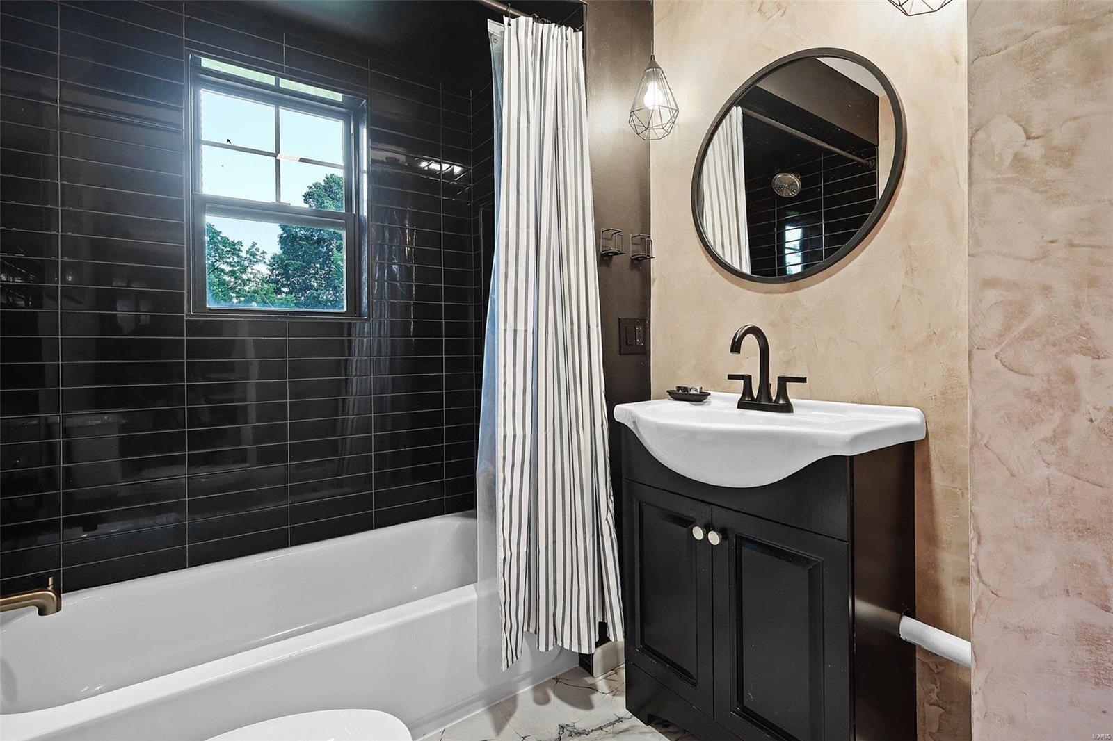 11004 Mueller Road St. Louis, MO 63123 - Photo 12 of 22 Gallery Image 12