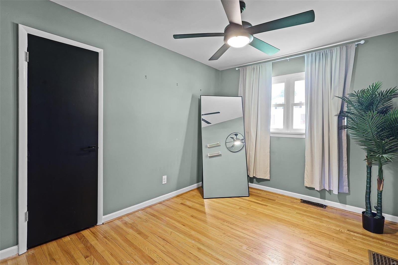 11004 Mueller Road St. Louis, MO 63123 - Photo 10 of 22 Gallery Image 10