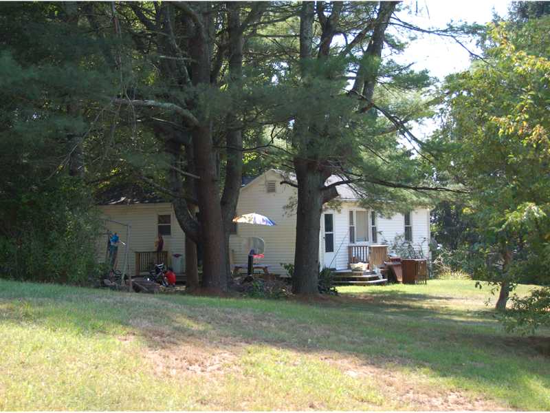 148 Dunns Corner Road Westerly, RI 02891 - Photo 5 of 18 Exterior Front. 2 bdrm cottage on 148 Dunns Corner Road
