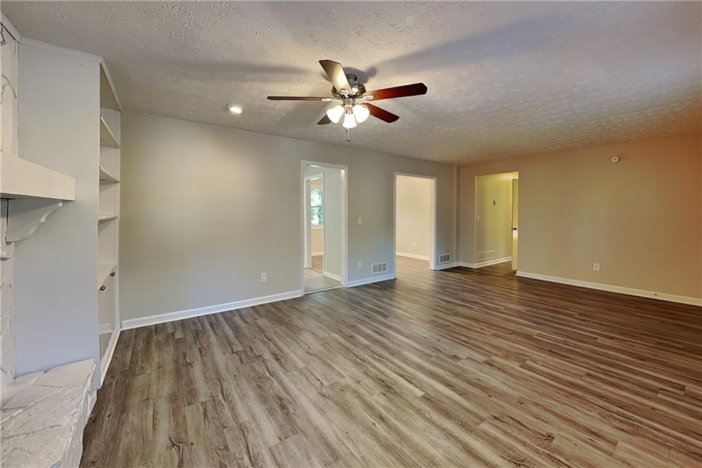 265 Castleair Drive Northeast Kennesaw, GA 30144 - Photo 3 of 19 Gallery Image 3
