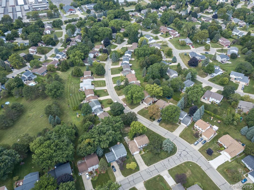 1659 Dennett Lane Rochester Hills, MI 48307 - Photo 47 of 49