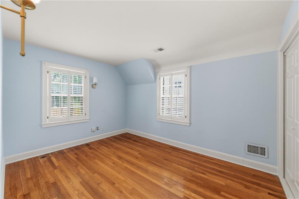 7011 Edgevale Road Kansas City, MO 64113 - Photo 24 of 42