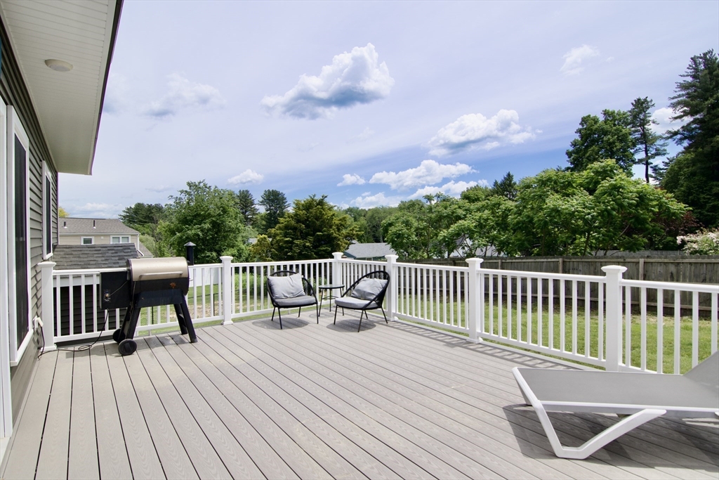 103 Oak Hollow Road Springfield, MA 01128 - Photo 40 of 42