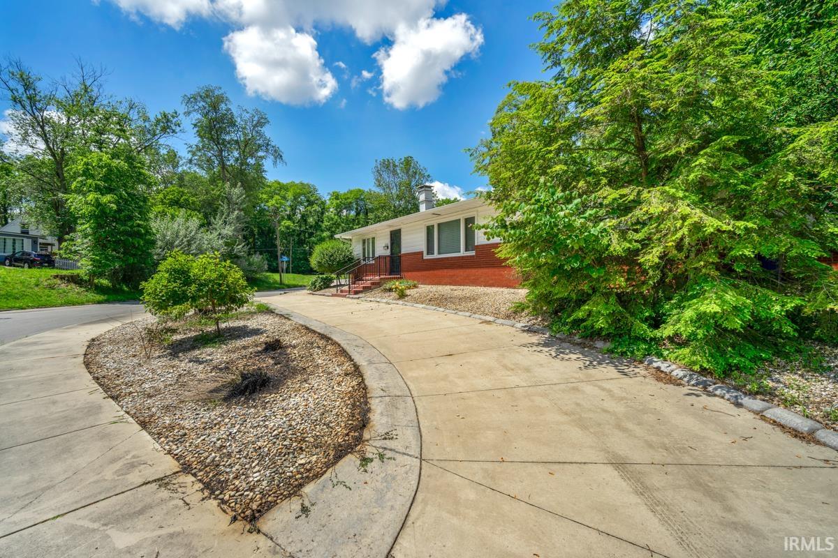 1518 Kingston Road Kokomo, IN 46901 - Photo 3 of 30 Gallery Image 3