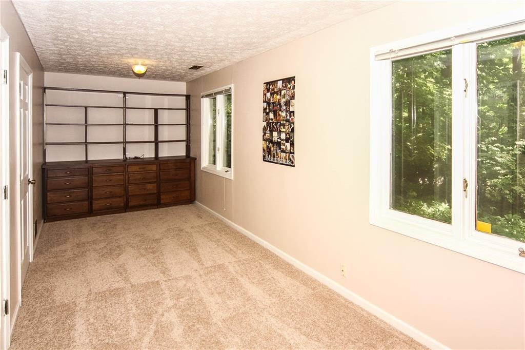 5854 Ravine Road Indianapolis, IN 46220 - Photo 14 of 25 Gallery Image 14