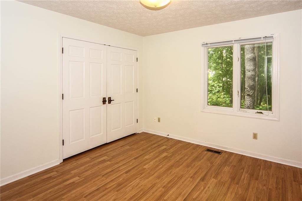 5854 Ravine Road Indianapolis, IN 46220 - Photo 19 of 25 Gallery Image 19