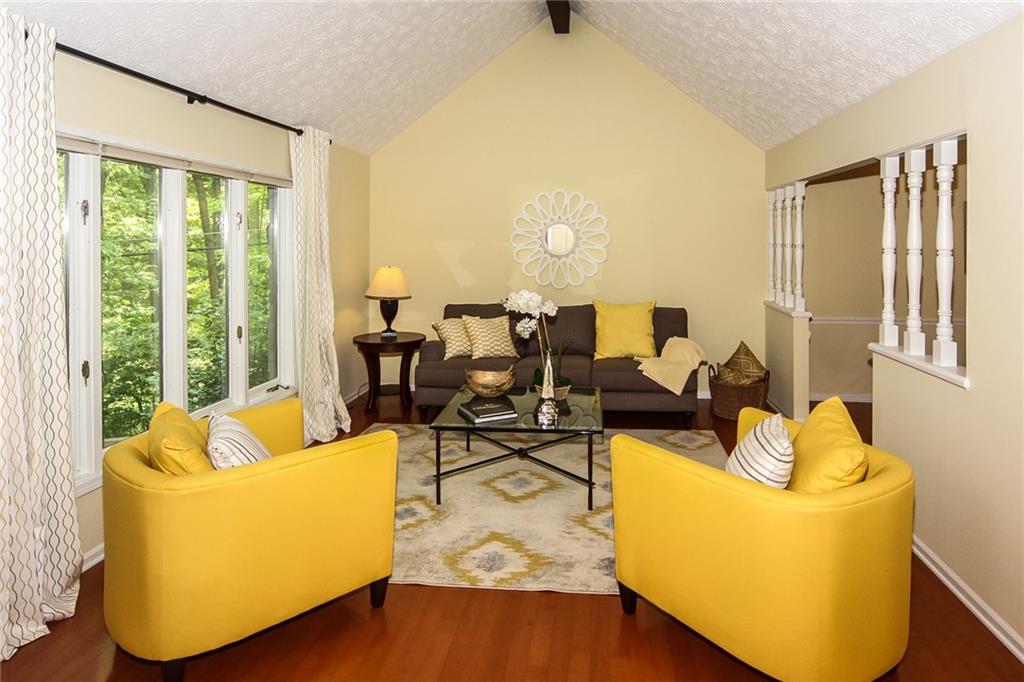 5854 Ravine Road Indianapolis, IN 46220 - Photo 3 of 25 Gallery Image 3