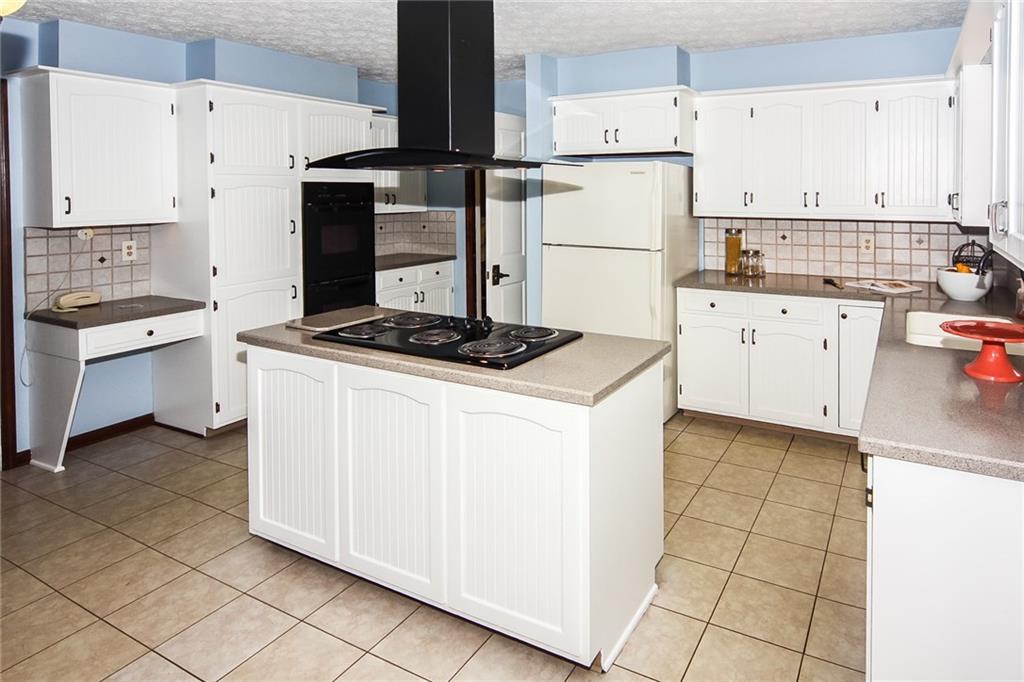 5854 Ravine Road Indianapolis, IN 46220 - Photo 7 of 25 Gallery Image 7