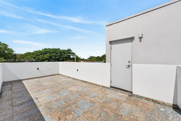 a view of an outdoor space