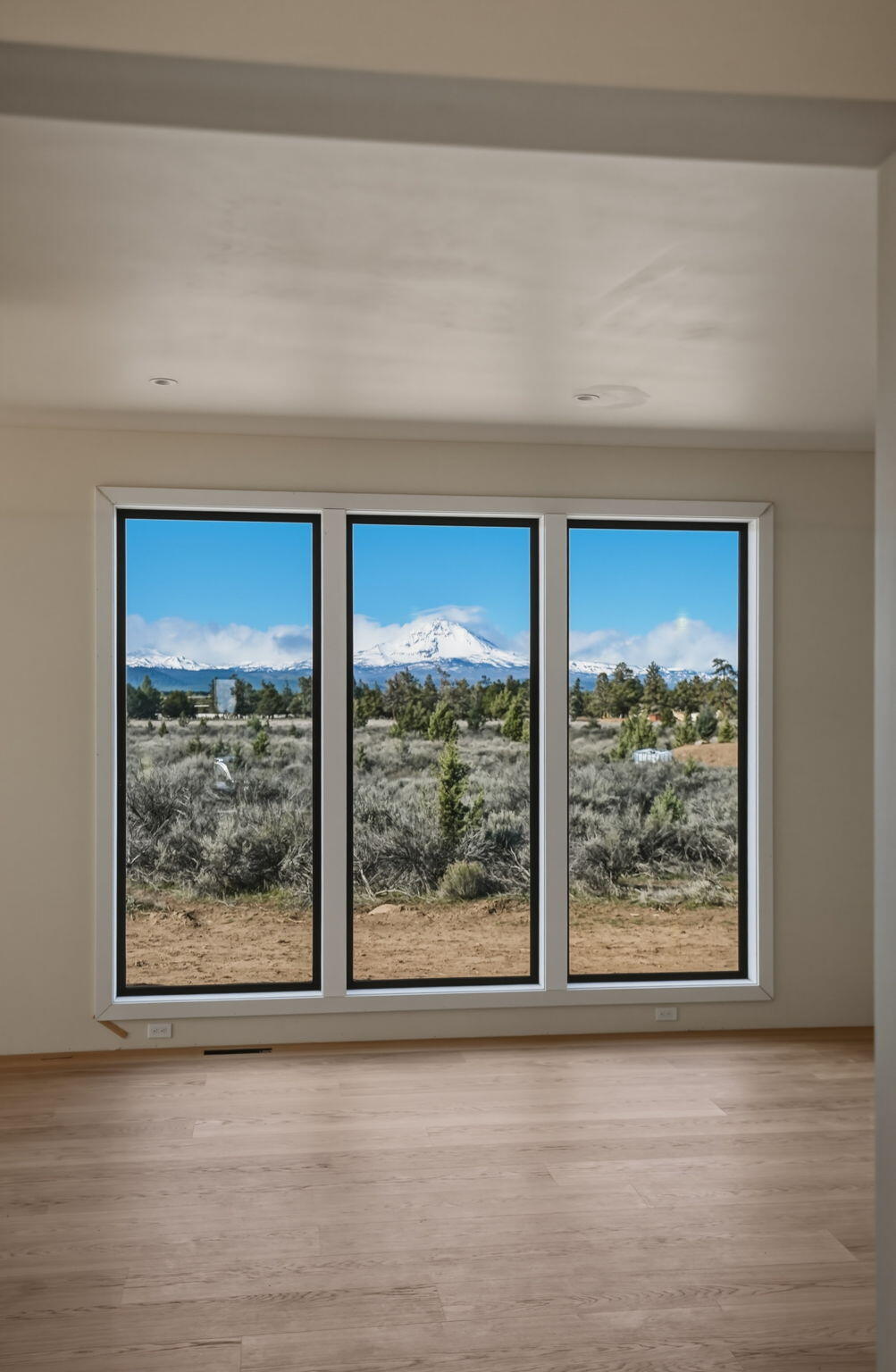 67135 Harrington Loop Road Bend, OR 97703 - Photo 4 of 17 11-web-or-mls-Riley_Visuals_011