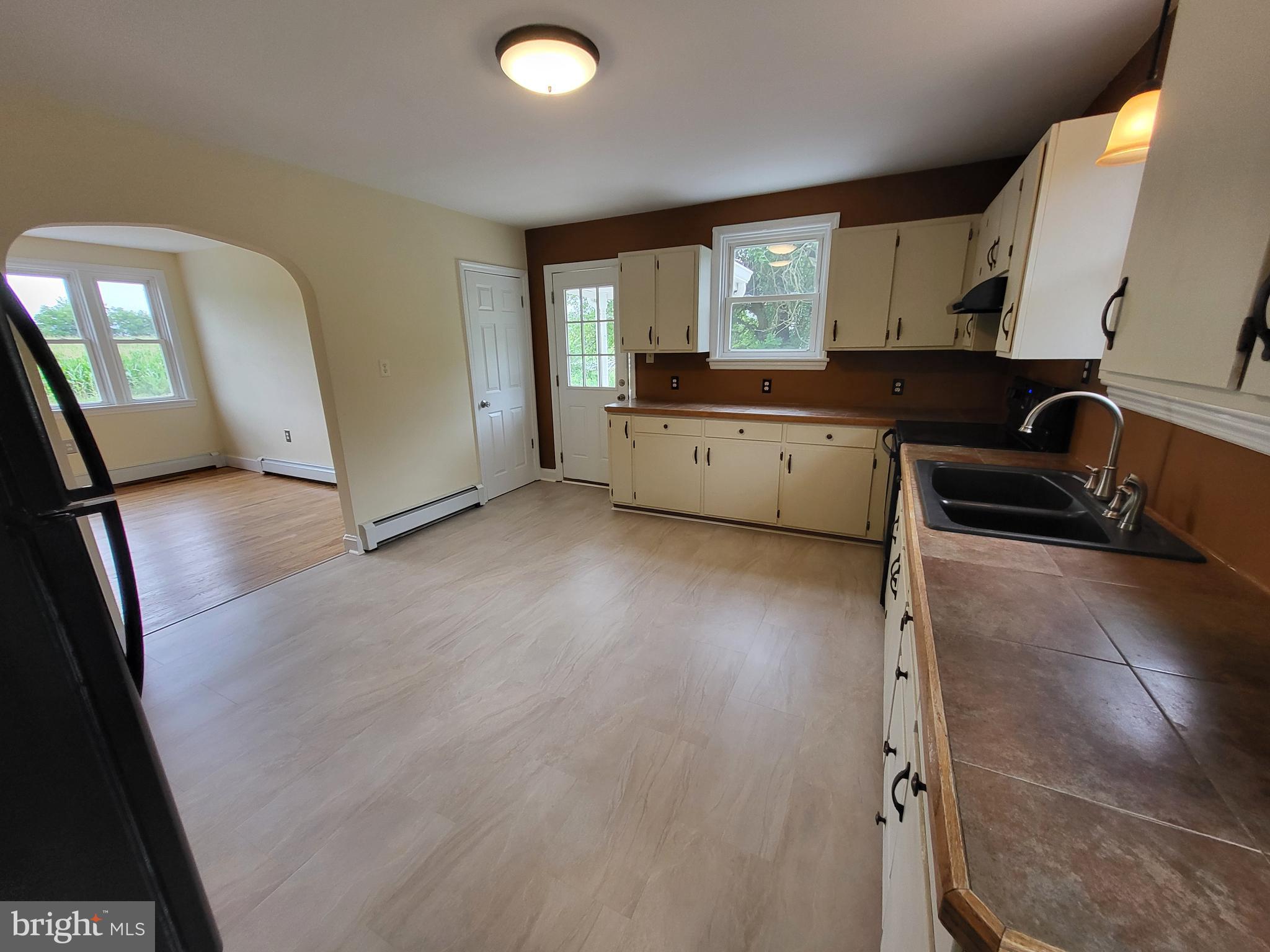 228 Warm Spring Road Chambersburg, PA 17202 - Photo 7 of 19 Kitchen